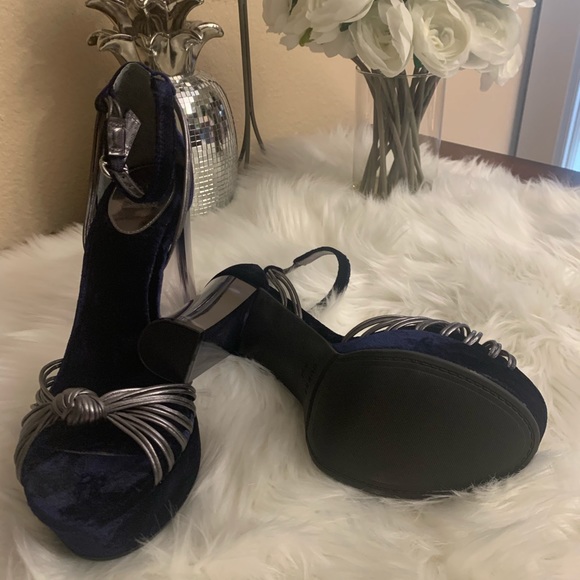 NEW Guess blue & gray heels 8 1/2 - Picture 3 of 3